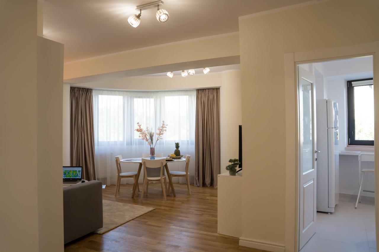 Azaleea Apartments Bucarest Esterno foto