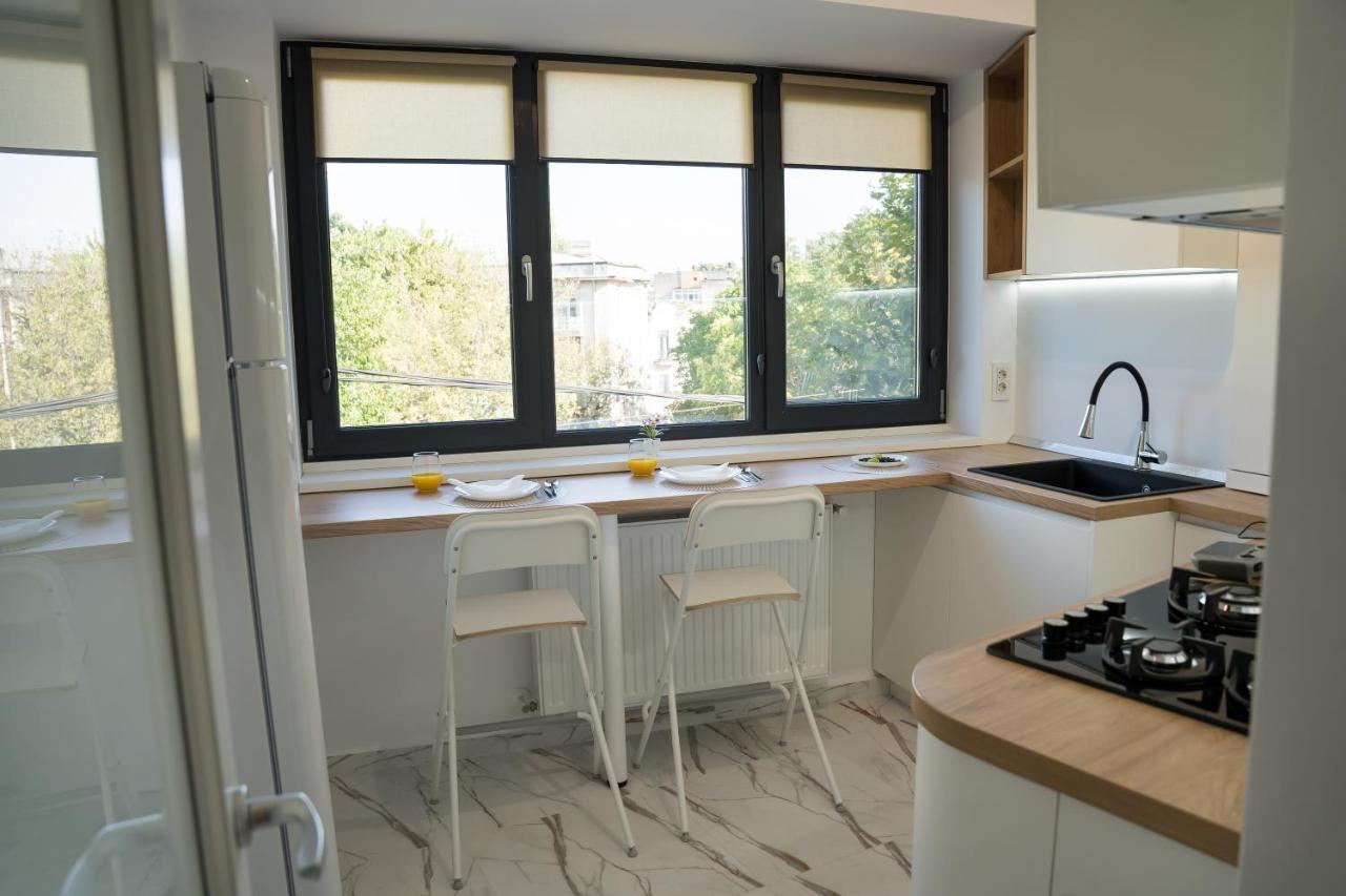 Azaleea Apartments Bucarest Esterno foto
