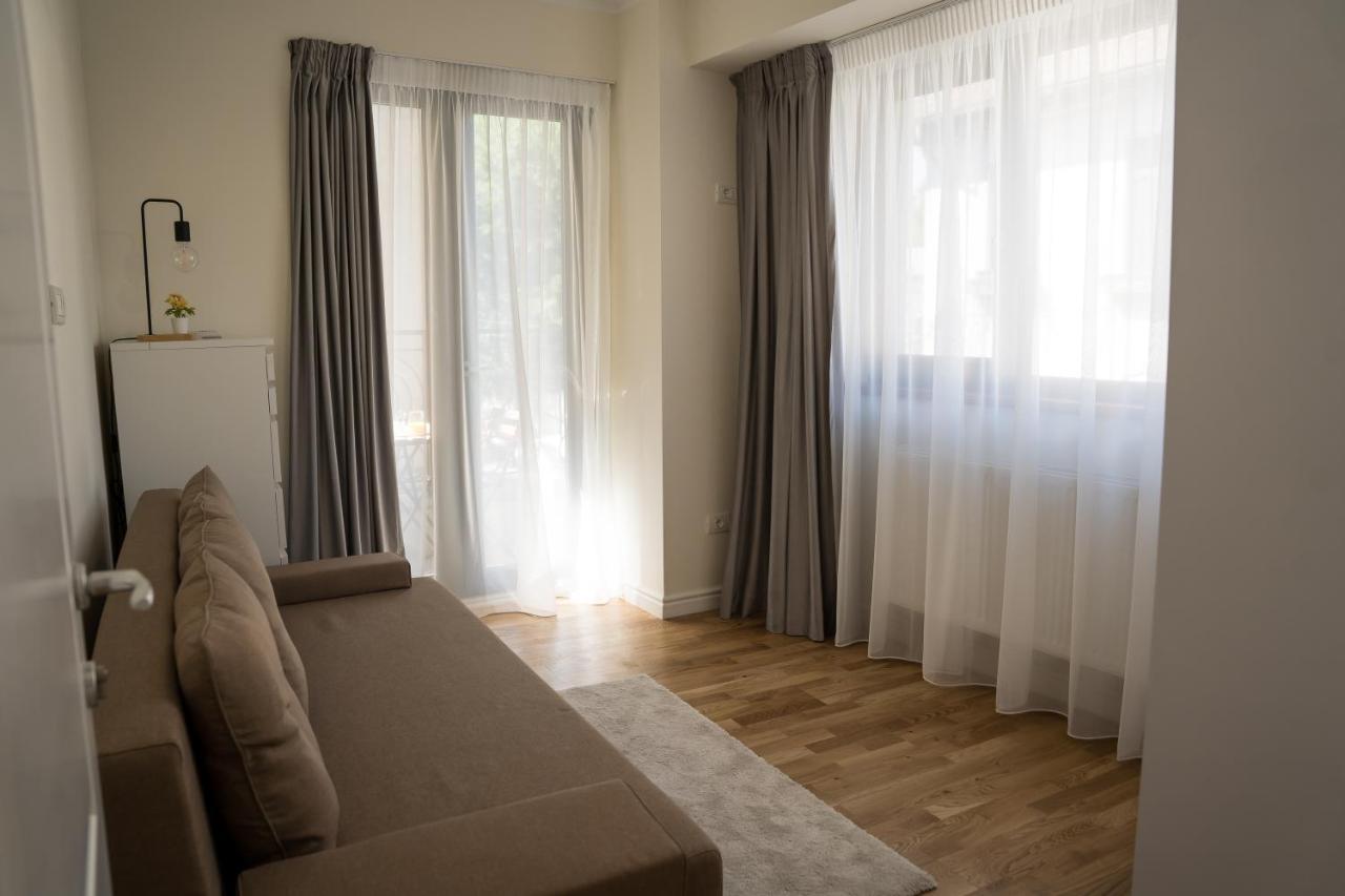 Azaleea Apartments Bucarest Esterno foto