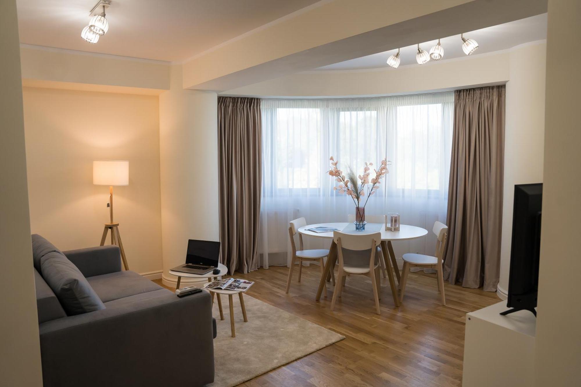 Azaleea Apartments Bucarest Esterno foto