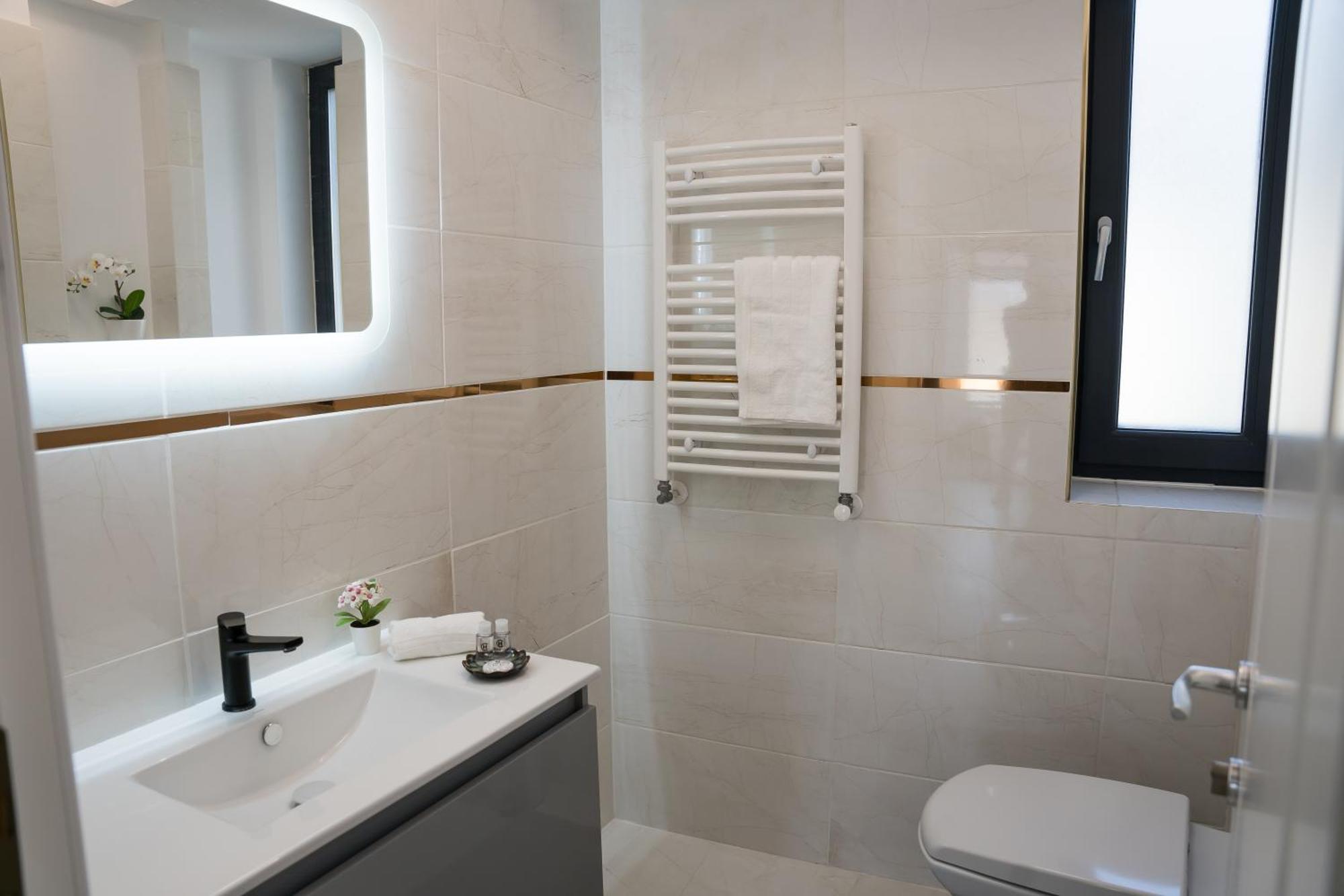 Azaleea Apartments Bucarest Esterno foto